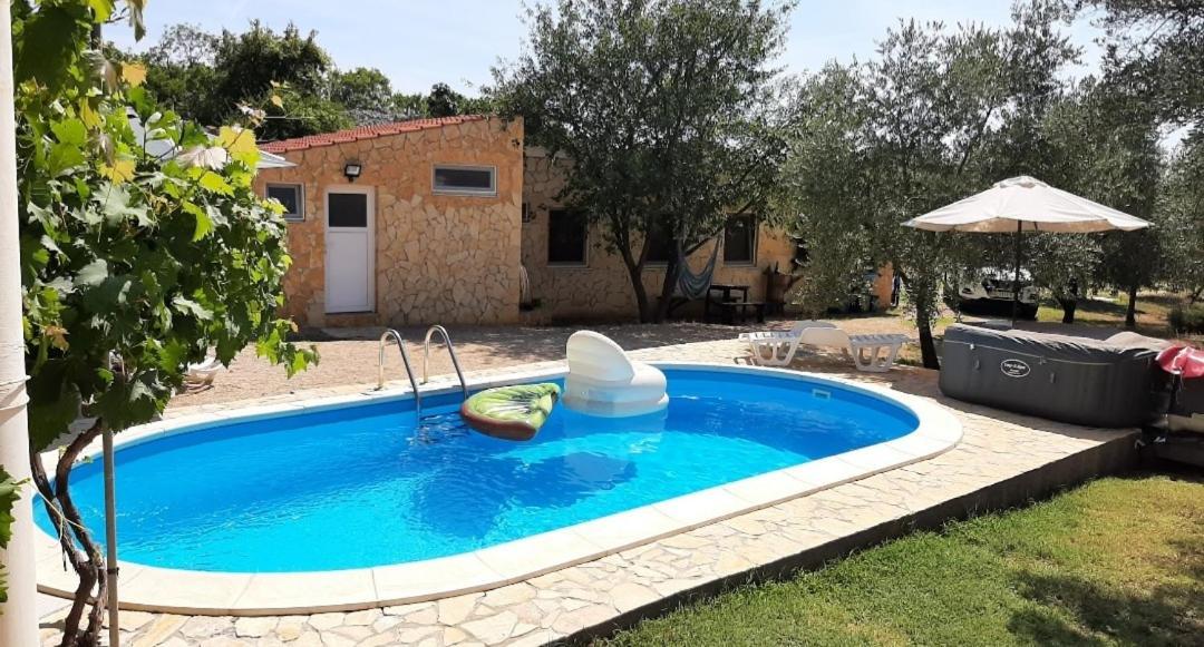 Holiday House Pulina 푸나트 외부 사진