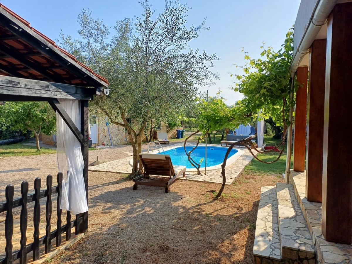 Holiday House Pulina 푸나트 외부 사진
